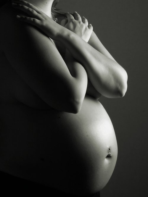 Olej migdałowy - pielęgnacja w ciąży?