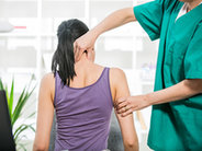 Jak pracuje osteopata? O co pyta, jak bada i leczy?