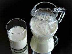 Dlaczego warto pić kozie mleko?