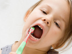 Jak skłonić dziecka do szczotkowania zębów?