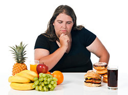 Jemy mniej kalorii, a wciąż mamy problem z otyłością: jak to możliwe?