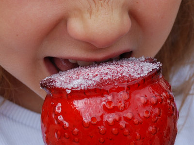 Wysoki poziom cukru w płatkach śniadaniowych pośrednią przyczyną otyłości wśród dzieci