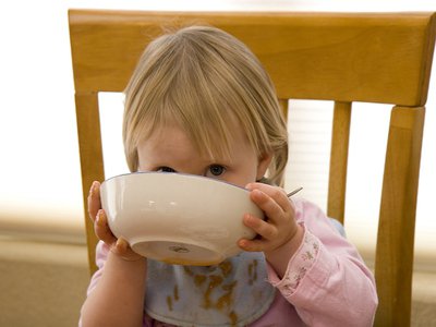 Czego unikać w diecie małego dziecka?
