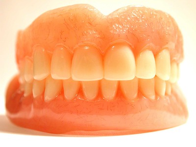 Mity dotyczące higieny jamy ustnej w starszym wieku