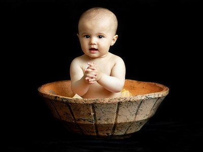 Pierwsze kąpiele niemowlaka