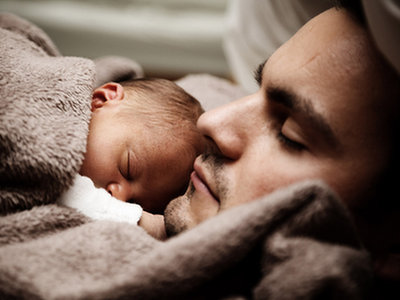 Jak ustalić ojcostwo? Podstawowe informacje o procedurach formalno - prawnych