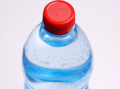Studenci Uniwersytetu Harvarda głosują za zakazem wody butelkowanej